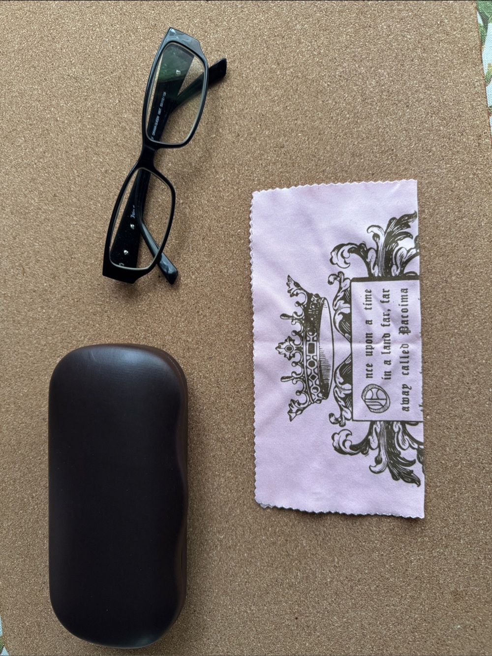Juicy Couture Black Reading Glasses with Pink Cleaning Cloth and Case